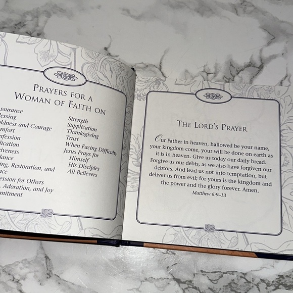 Prayers for a Woman of Faith small Book - Picture 3 of 7